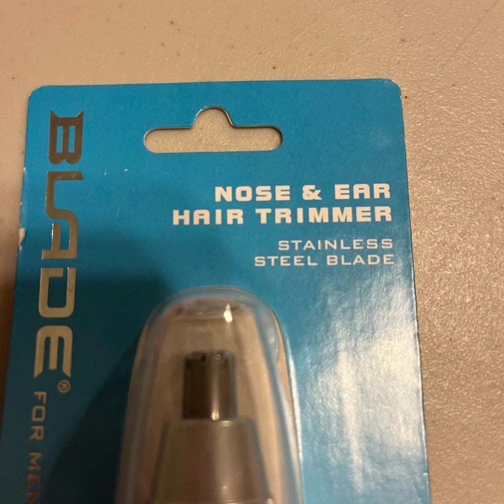 Men’s Nose and ear hair trimmer. By blade for men